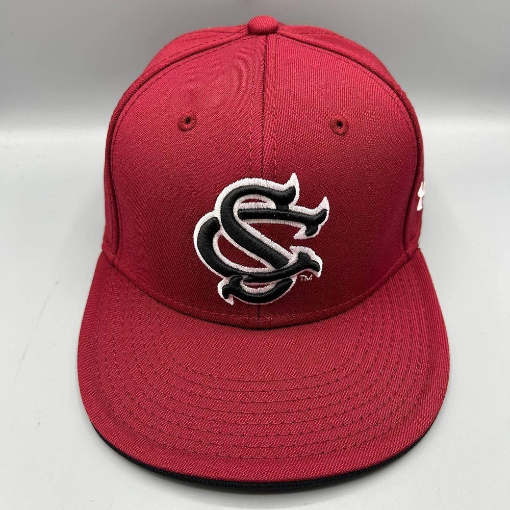 South Carolina Gamecocks Hat Men 7 1/4 Red Under Armour Fitted Cap New